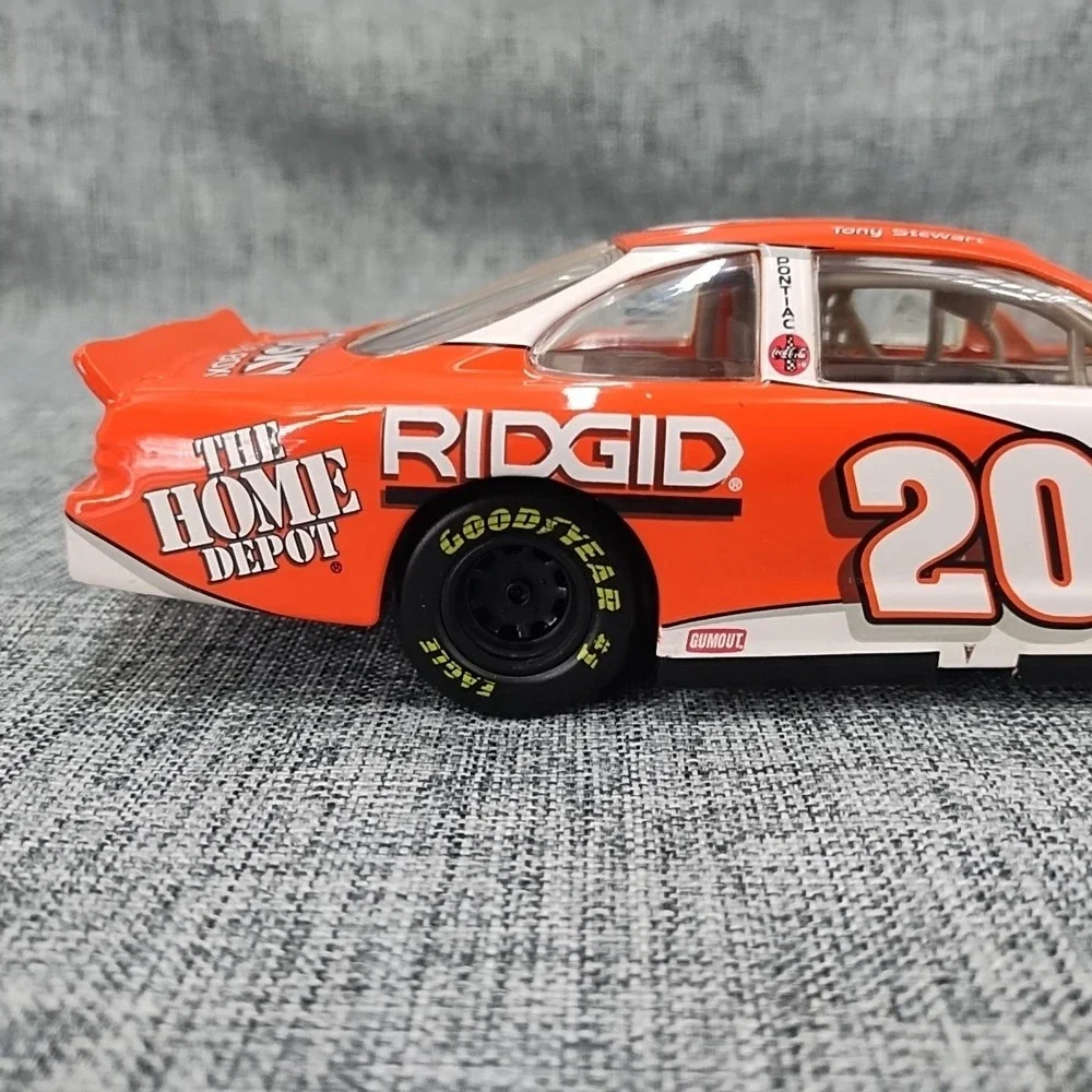 1:24 Action Diecast 1999 Nascar #20 Tony Stewart Home Depot Habitat Set of 2